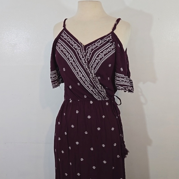 Exhilaration Short Sleeve Maroon & White Floral Pattern Maxi Dress Small - Picture 2 of 10